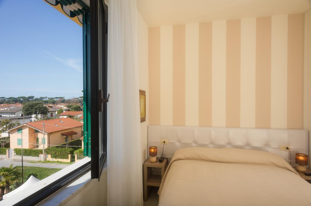 Hotel Gemma Del Mare มารินา ดิ เปียตราซันตา ภายนอก รูปภาพ
