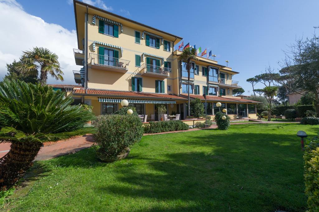 Hotel Gemma Del Mare มารินา ดิ เปียตราซันตา ภายนอก รูปภาพ